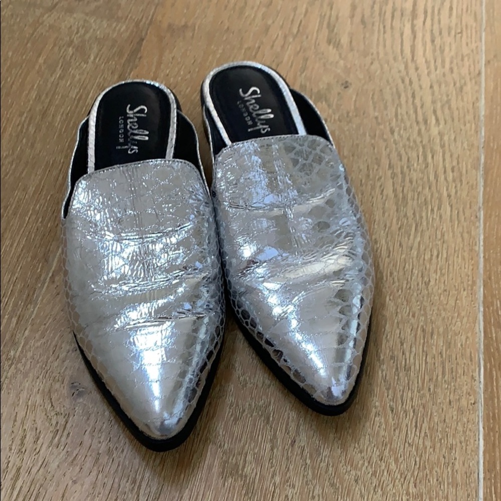 Silver metallic snake skin mule